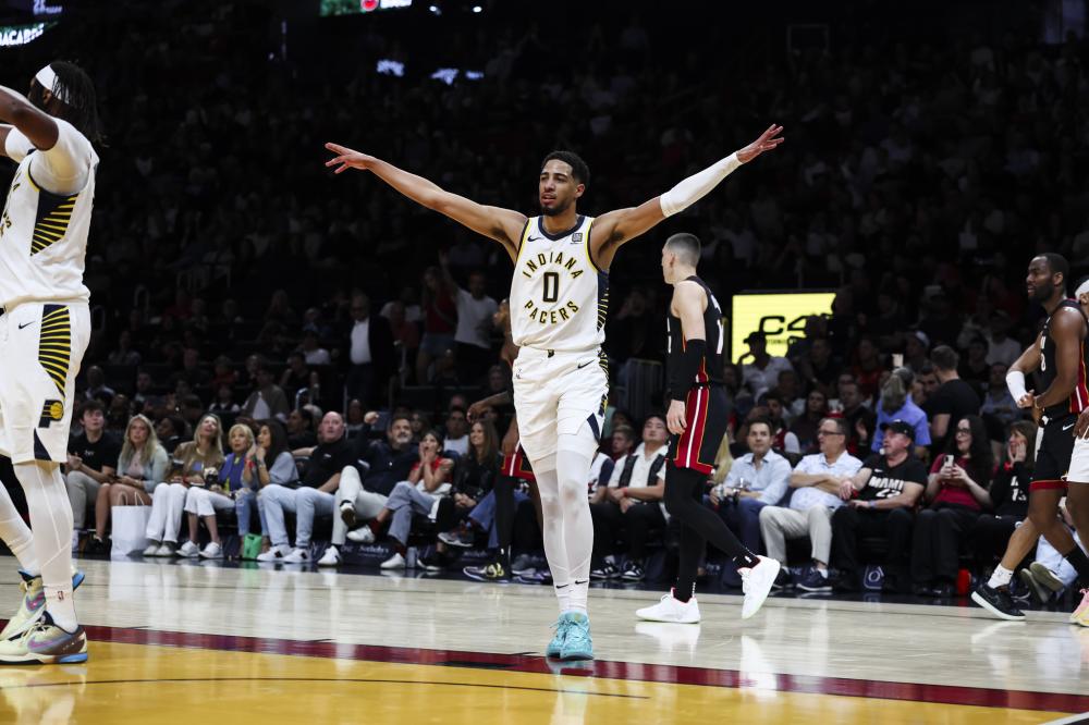 与俱乐部的 与俱乐部的