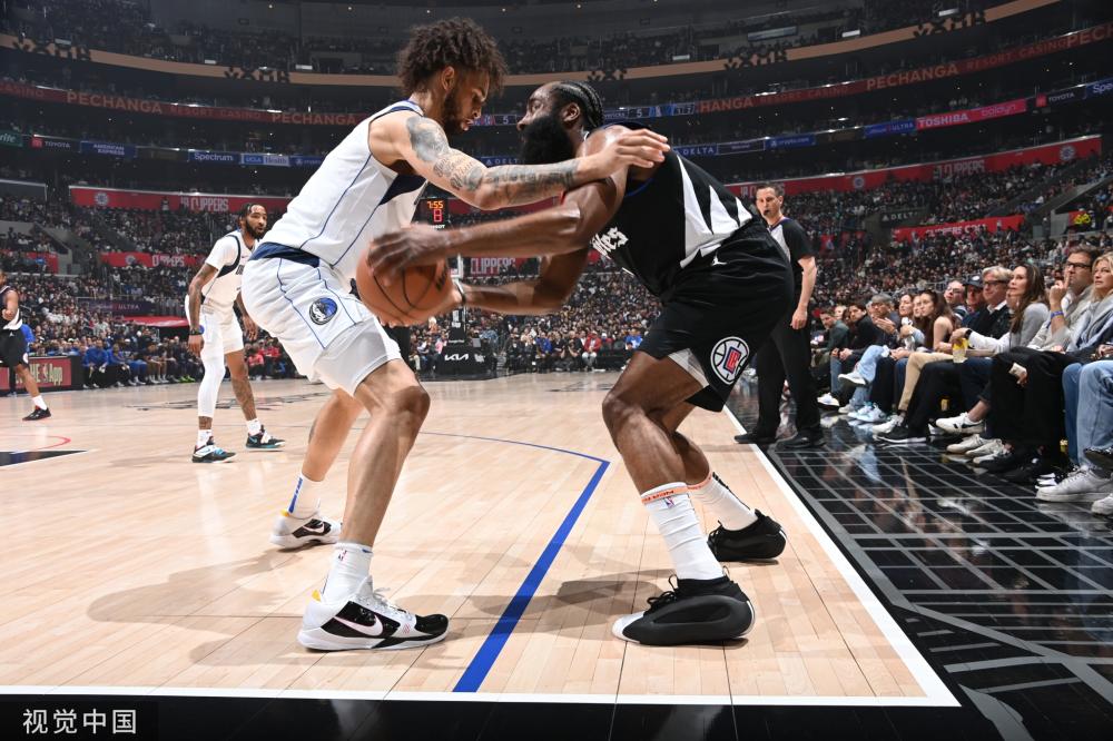 风格截然不 风格截然不